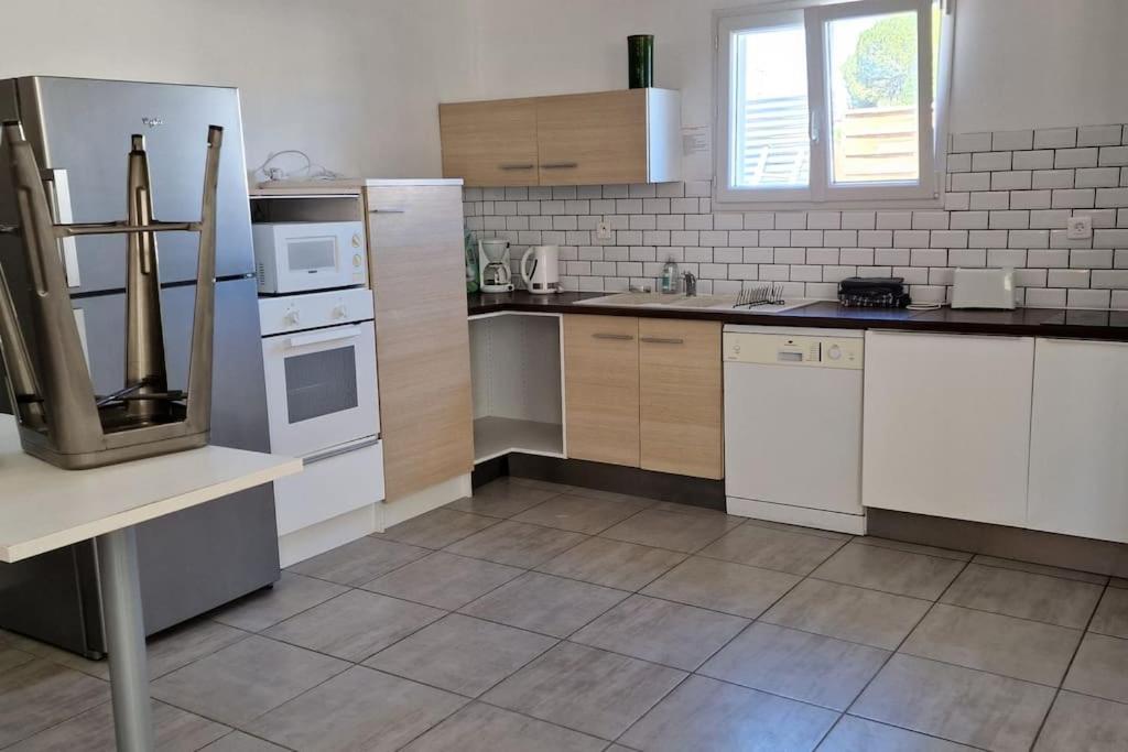 Villa Pour 10 Personnes Avec Piscine Et Jacuzzi Ales Exterior photo